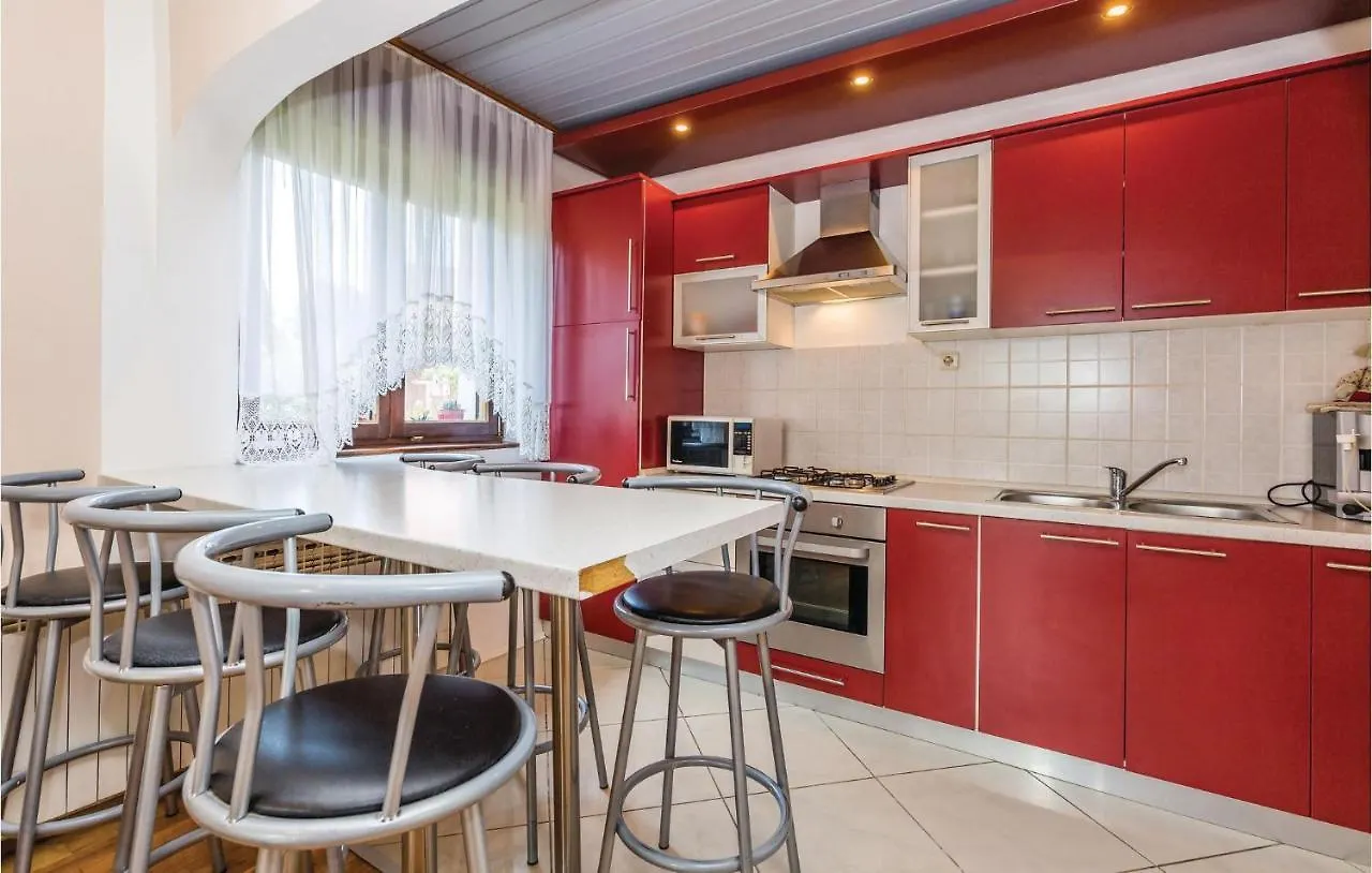 3 Bedroom Nice Home In Moravice